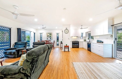 Leanyer House | Bask at Baroalba A Lush Poolside Family Escape