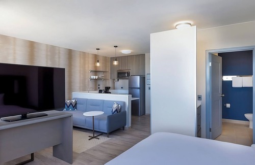 Playa del Carmen Hotel | Bask in Modern Style Comfort! 4 Spacious Units w/Kitchenette, Free Parking