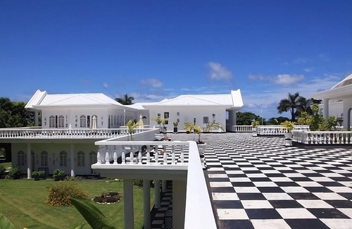 Port Antonio Apartment | Bask in the warm Caribbean sun! Large Suite with FREE Parking and FREE Breakfast