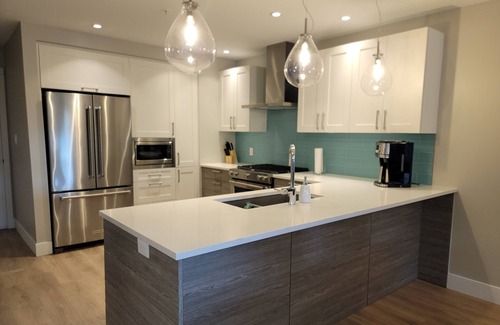 Sooke Apartment | Basking by the Basin - 2 Bedroom/ 2 Bathroom