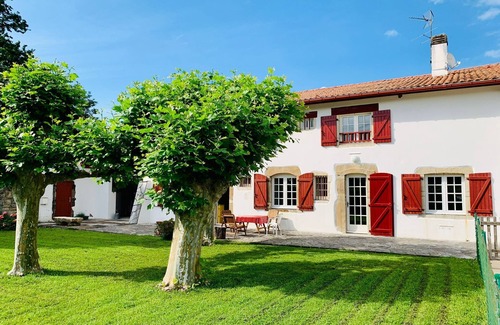 Briscous House | Basque house between land and sea
