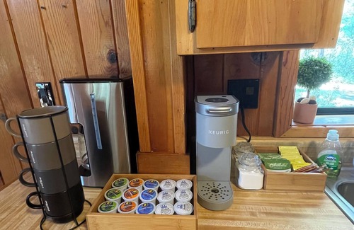 Oakhurst Cabin | Bass lake charming cabin with AC, WiFi