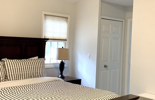 Westlake House | Basset Rd - Spacious & Newly Updated