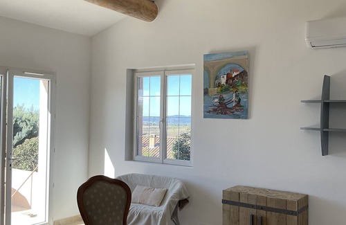 Cabrieres-dʼAigues House | Bastidon au Cœur du Lubéron, a Lorée du Village de Cabrieres D`'aigues