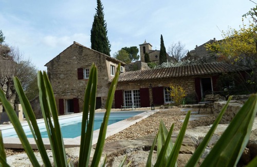 Taillades House | Bastidon of character in stone with swimming pool at the foot of the Luberon