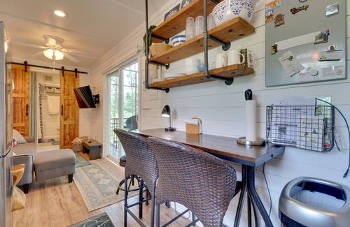 Bastrop House | Bastrop Container Hideaway-Forest Views-Near Hiking