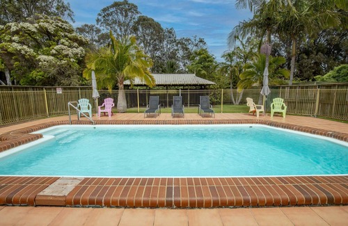 Batehaven Apartment | Batemans Bay Studio Escape with Lush Vista