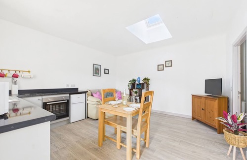Balvicar Cottage | BATHACH BEAG, romantic, with a garden in Balvicar, Isle Of Seil