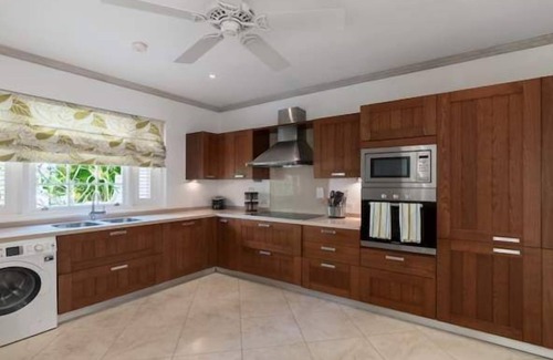 Little Battaleys Villa | Battaleys Mews 24 in St Peter by Personal Villas - Contemporary Interior Design