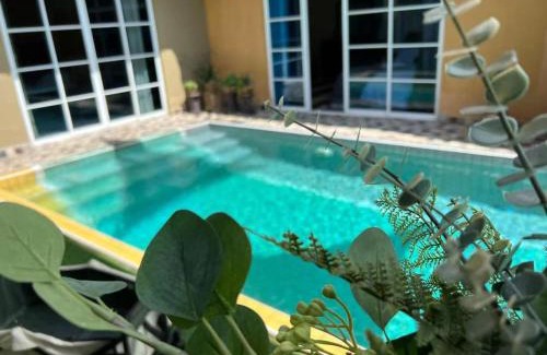 Batu Pahat House | Batu Pahat Santalia Pool Villa 4BR 1k4Q 12~16px