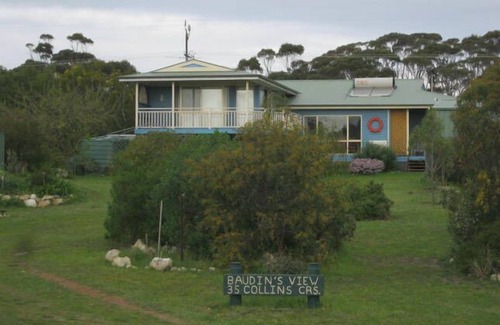 Baudin Beach House | Baudins View Holiday House with 4 Queen Beds 1 double and 1 sofa bed