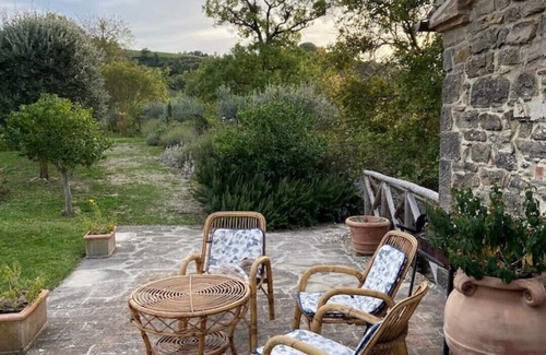 Montone Villa | Bauernhaus mit Herrlichem Blick + Großer Privater Pool