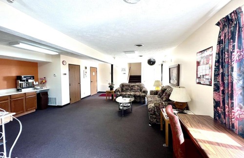 Baxter Springs Hotel | Baxter Inn 4 Less