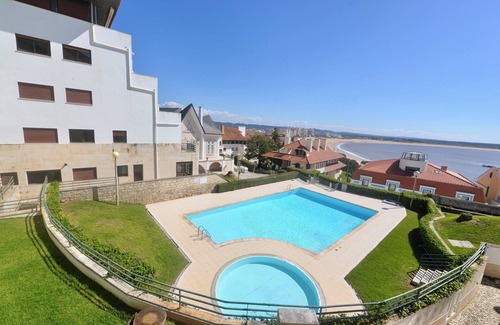 Sao Martinho do Porto Apartment | Bay - Apartment with sea view, 65 m. from the beach with Wi-Fi, pool and garage