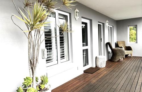 Simon's Town Apartment | Bay Beach Vista-Two Suites with Deck and Sea views