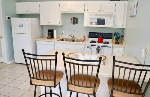 Port St. Joe House | BAY BLUE Quiet Pet Friendly home just less than mile to bay w/huge fenced yard