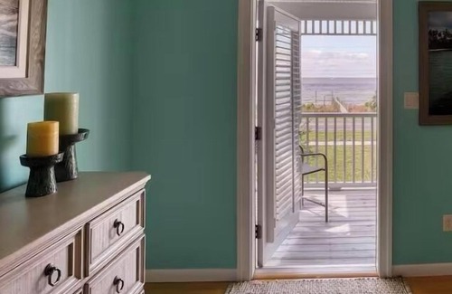 Apalachicola House | 🌴Bay Breeze Believer Apalachicola Bay Front Home with Fishing Dock🌴