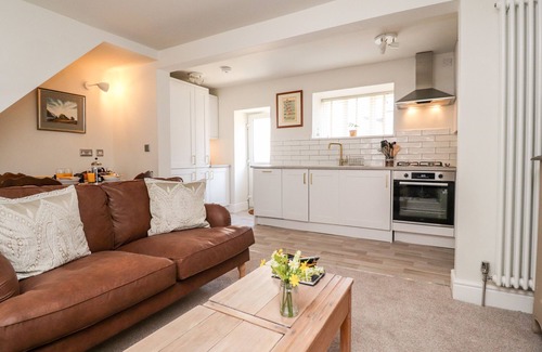 Morecambe House | BAY COTTAGE NO 5, family friendly, with a garden in Morecambe
