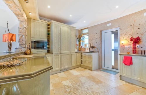 Carvoeiro Apartment | Bay D Townhouse With Roof Top Jacuzzi and Sea Views