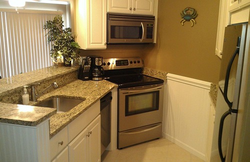 Midtown Ocean City Condo | Bay Front Condo w/Pool One Block from the Beach!