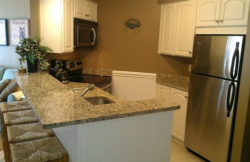 Midtown Ocean City Condo | Bay Front Condo w/Pool One Block from the Beach!