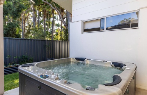 Callala Bay House | Bay Gem - Pet Friendly with Spa