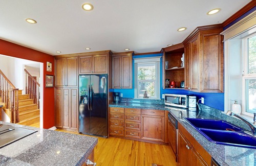 Newport House | Bay & Harbor View Home with High-Speed WiFi, Private Washer/Dryer, & Board Games