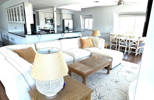 Avon Apartment | Bay Head Apartment with a view of the Ocean - about a block away