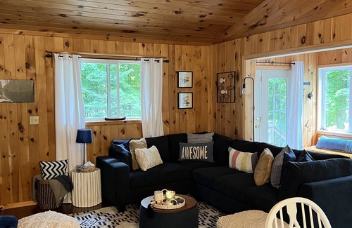 Perry Cottage | Bay Lake Retreat just minutes from Huntsville!