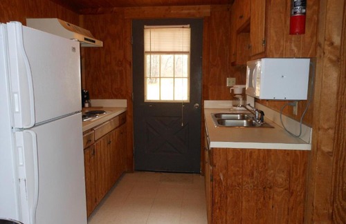 Bridgeport Resort | Bay Landing Camping Resort Cabin 9