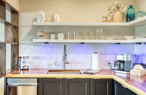Depoe Bay Apartment | Bay Suites – Studio A | Modern Coastal Escape in the Heart of Depoe Bay