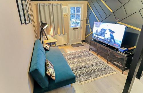 Burnham-on-Crouch House | Bay Tree Cottage, sleeps 7 close to the Marina