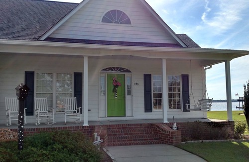 Council House | Bay Tree Lake Waterfront Home near White Lake NC sleeps 12
