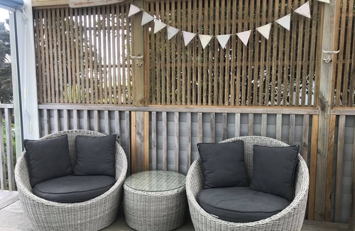 Raglan Cottage | Bay View Beach House - gorgeous seaside cottage with panoramic views over Raglan