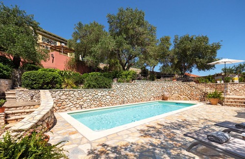 Gaios House | Bay View Bougainvillea Lower