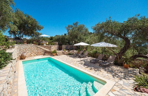 Gaios House | Bay View Bougainvillea Upper