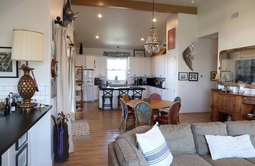 Galveston House | Bay View & Canal Home in Sea Isle,sleeps 11, 1/2 mile to beach/restaurant/marina