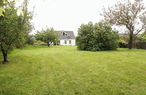 Flookburgh House | BAY VIEW COTTAGE, family friendly, with open fire in Flookburgh