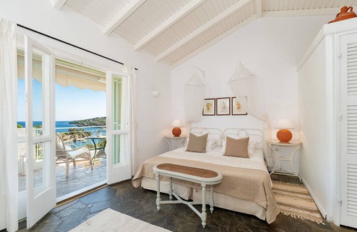 Gaios House | Bay View Jasmine Upper