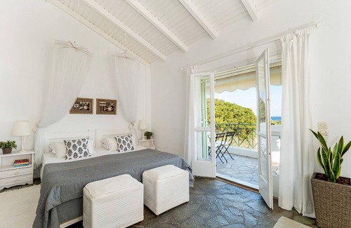 Gaios House | Bay View Mimosa Upper