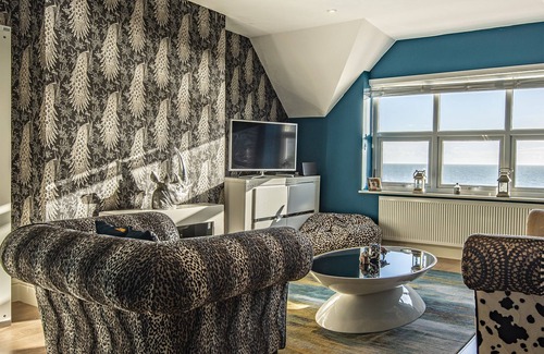 Broadstairs Apartment | Bay View - Private parking, beach views, central location
