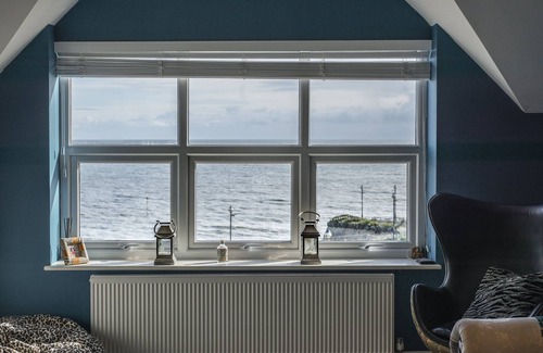 Broadstairs Apartment | Bay View - Private parking, beach views, central location