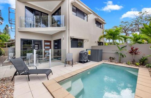 Urangan Apartment | 'Bay View' with Pool and Rooftop Entertaining Area