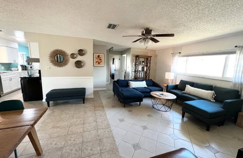 Rockledge House | Bayberry Breeze - 3B/2B Pet Friendly Private Pool