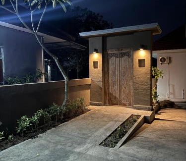 Kutuh House | Bayedan Homestay
