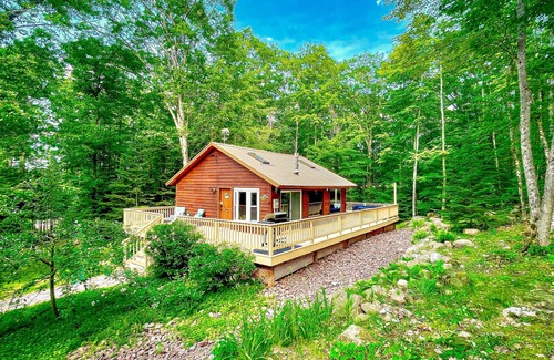 Bayfield Cottage | Bayfield Fruit Loop Retreat - Main Cottage