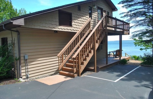 Bayfield Apartment | Bayfield Island View "Fedora" on Lake Superior