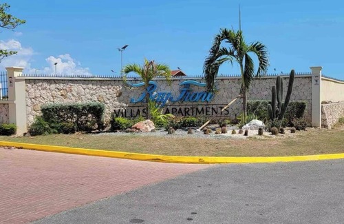 Portmore Apartment | Bayfront apartment and villas