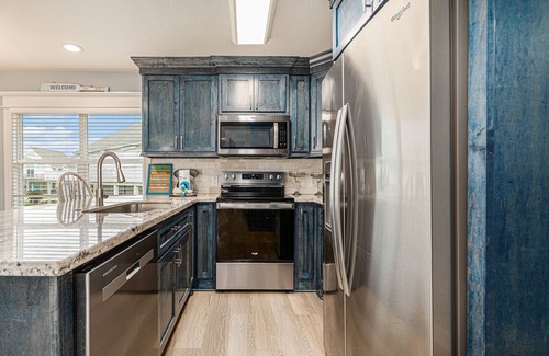 Acapulco Village Cottage | Bayfront dog-friendly home w/water views and dock access