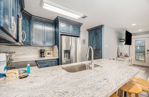 Acapulco Village Cottage | Bayfront dog-friendly home w/water views and dock access